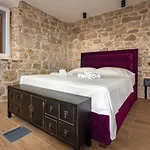 Daire Maki Stone House - Parking On Request ! Split