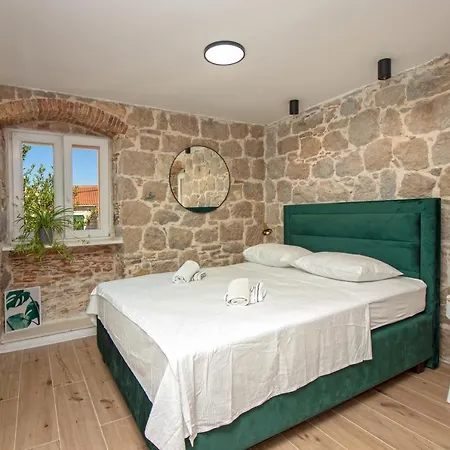 Maki Stone House - Parking On Request ! Сплит
