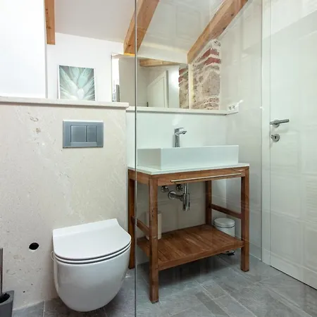 Daire Maki Stone House - Parking On Request !