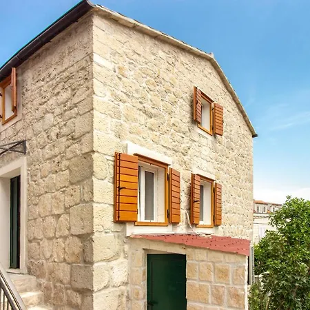 Maki Stone House - Parking On Request ! Apartmán
