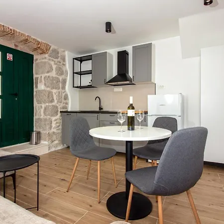 Maki Stone House - Parking On Request ! * Спліт