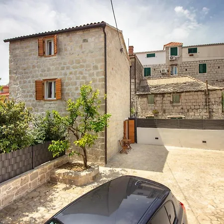 Maki Stone House - Parking On Request ! Сплит