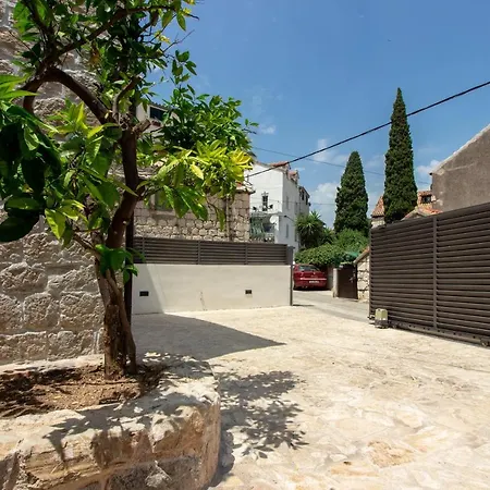 Maki Stone House - Parking On Request ! Спліт