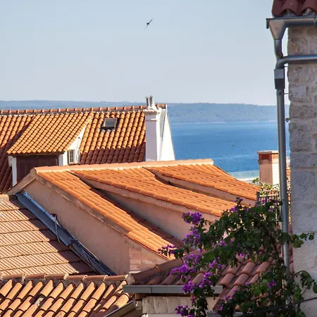 Апартаменти Maki Stone House - Parking On Request ! *