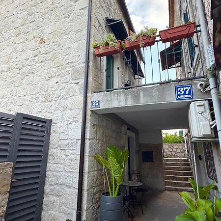 Maki Stone House - Parking On Request ! * Split