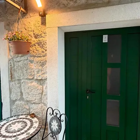 Maki Stone House - Parking On Request ! Split