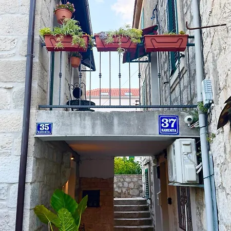 Daire Maki Stone House - Parking On Request !