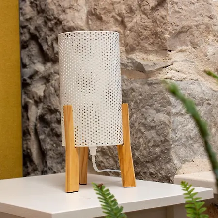 Maki Stone House - Parking On Request !